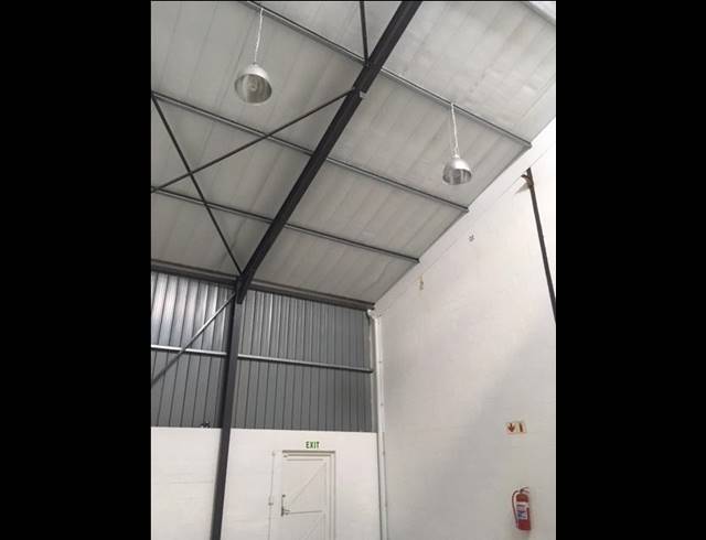 175M² WAREHOUSE RENTED IN CAPRICORN